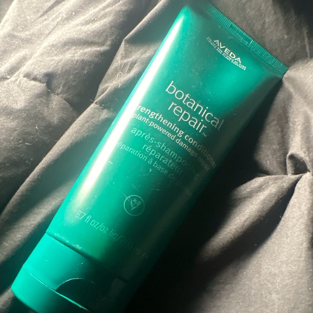 Botanical repair by AVEDA conditioner
